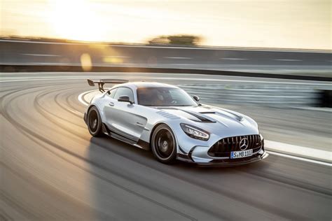 黑色的車|夢幻車圖集：最強賓士黑系列 Mercedes AMG GT。